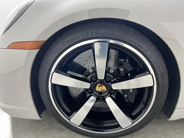 2025 Porsche 992 Turbo - Image 30 of 31