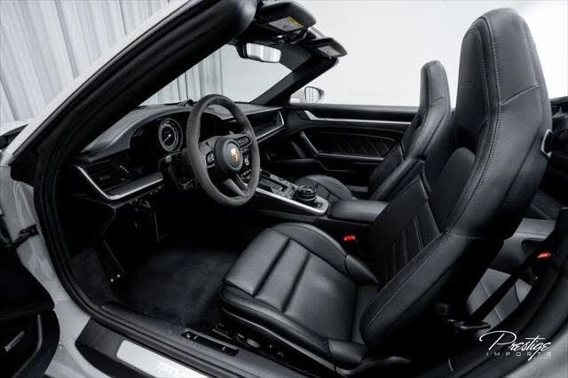 2025 Porsche 992 Turbo - Image 26 of 31