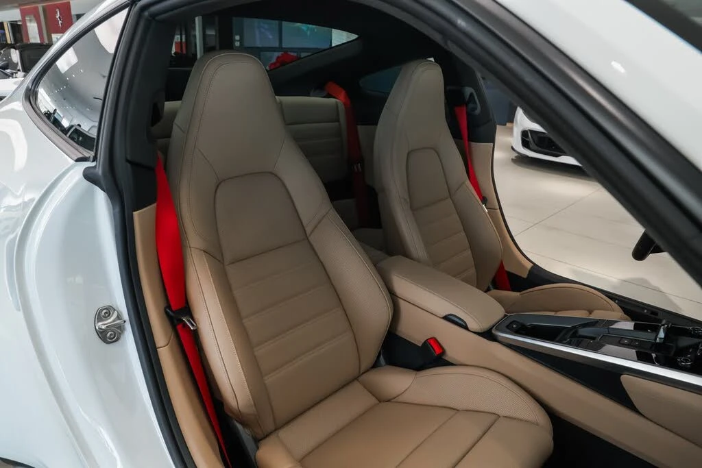 2025 Porsche 992 Turbo - Image 11 of 31