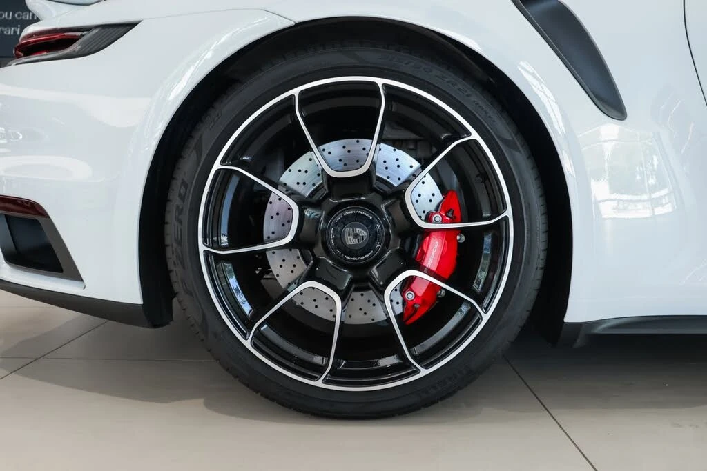 2025 Porsche 992 Turbo - Image 24 of 31