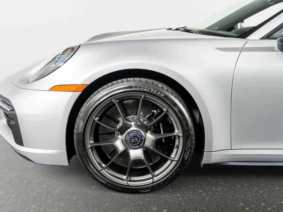 2025 Porsche 992 Turbo - Image 20 of 31
