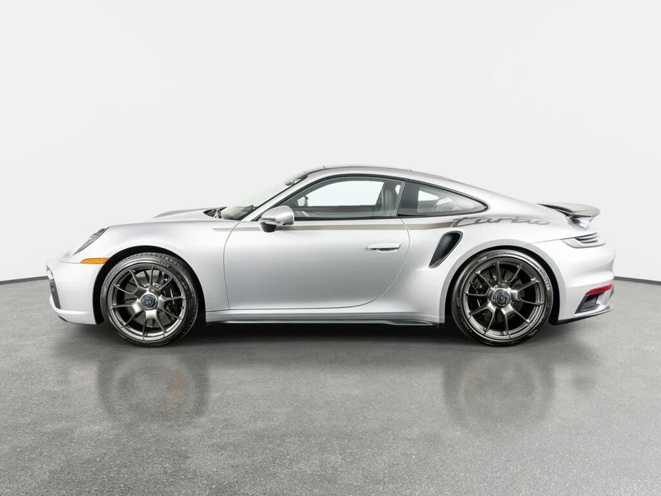 2025 Porsche 992 Turbo - Image 17 of 31