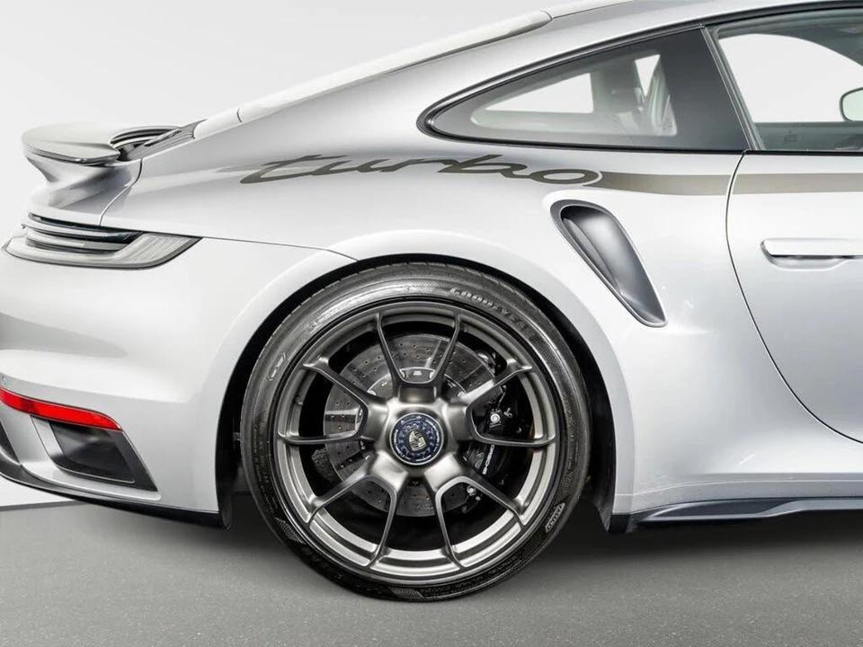 2025 Porsche 992 Turbo - Image 8 of 31