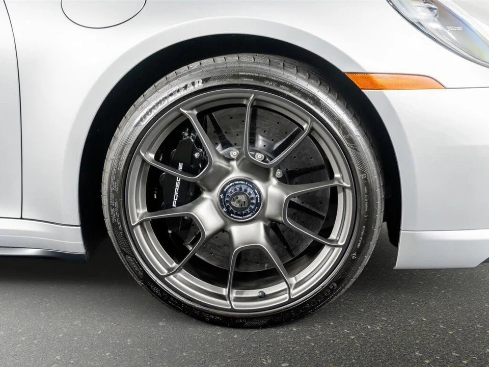 2025 Porsche 992 Turbo - Image 7 of 31