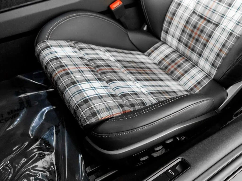 2025 Porsche 992 Turbo - Image 29 of 31