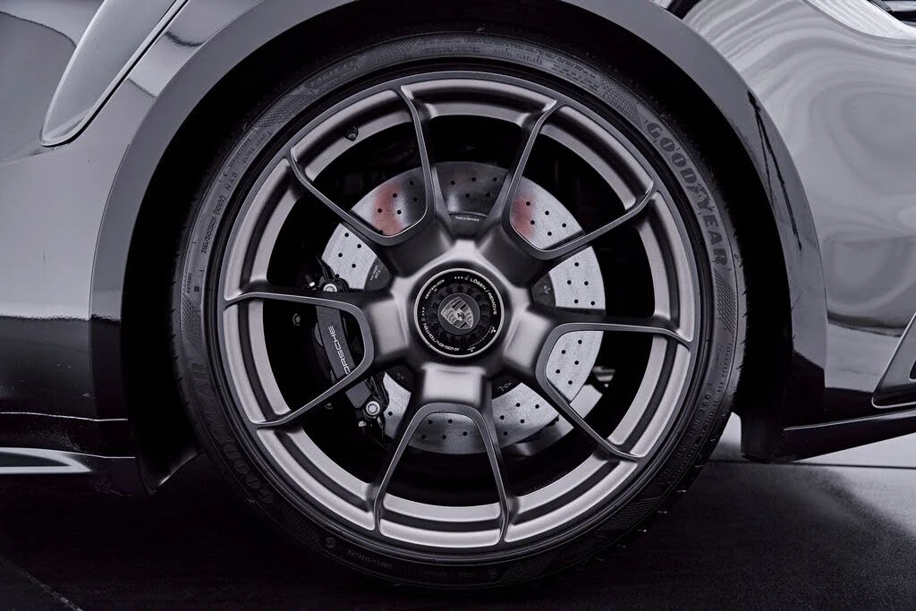 2025 Porsche 992 Turbo - Image 29 of 31