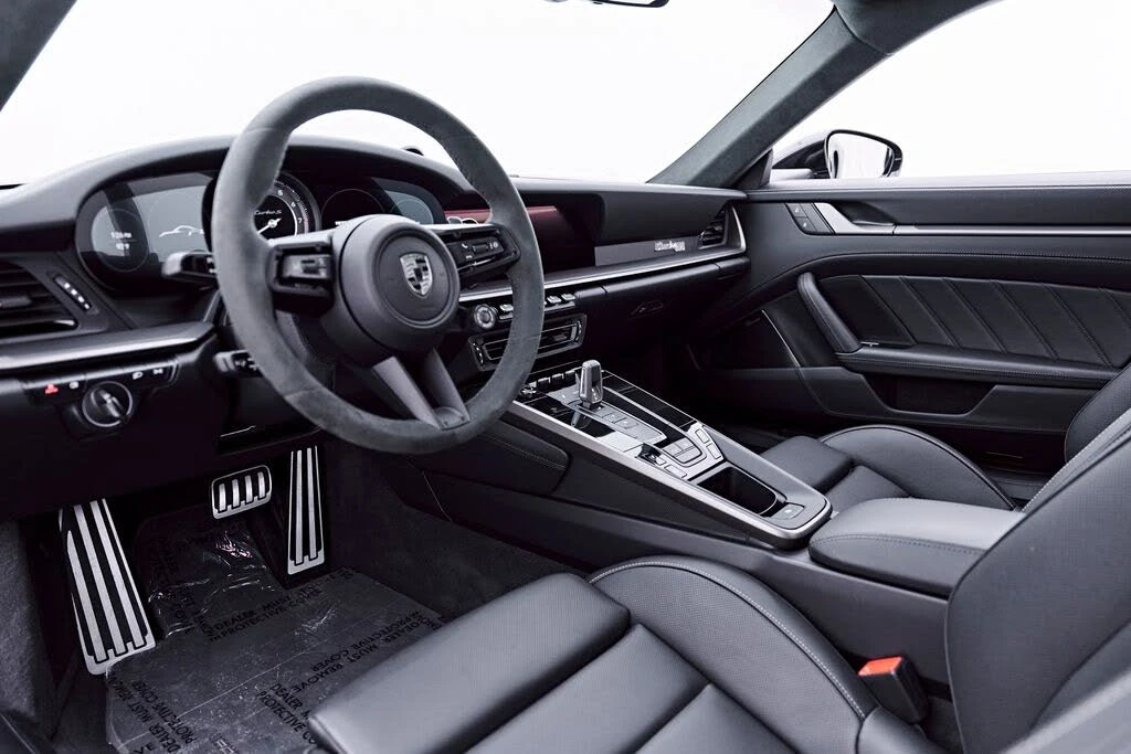 2025 Porsche 992 Turbo - Image 2 of 31