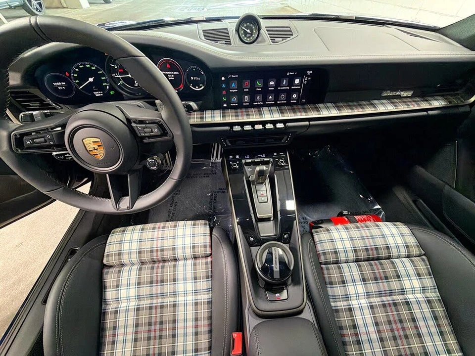 2025 Porsche 992 Turbo - Image 15 of 31