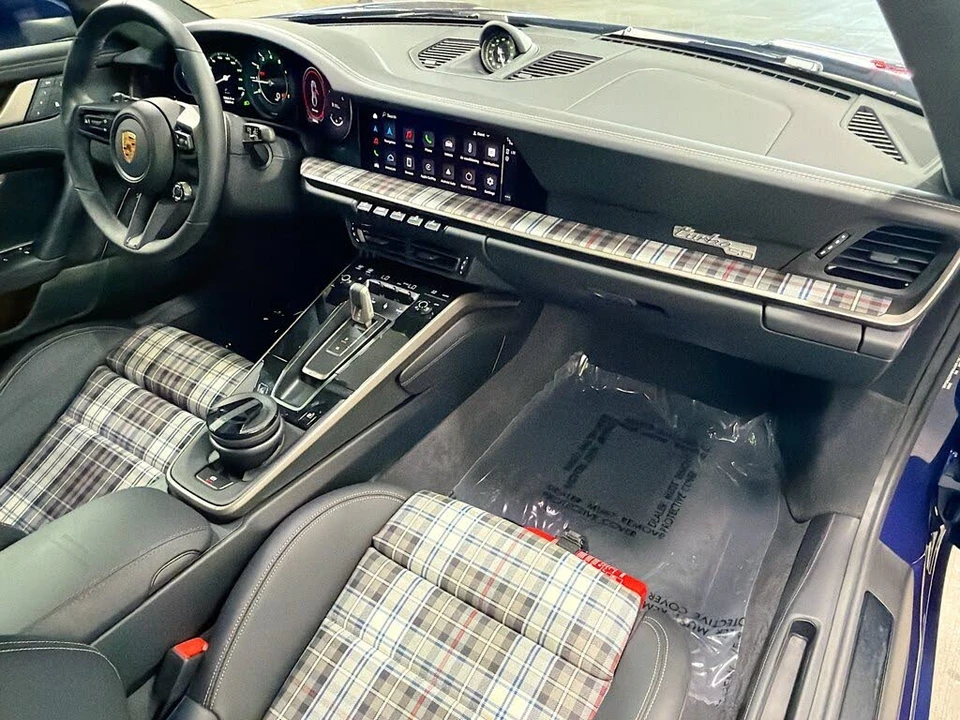 2025 Porsche 992 Turbo - Image 14 of 31
