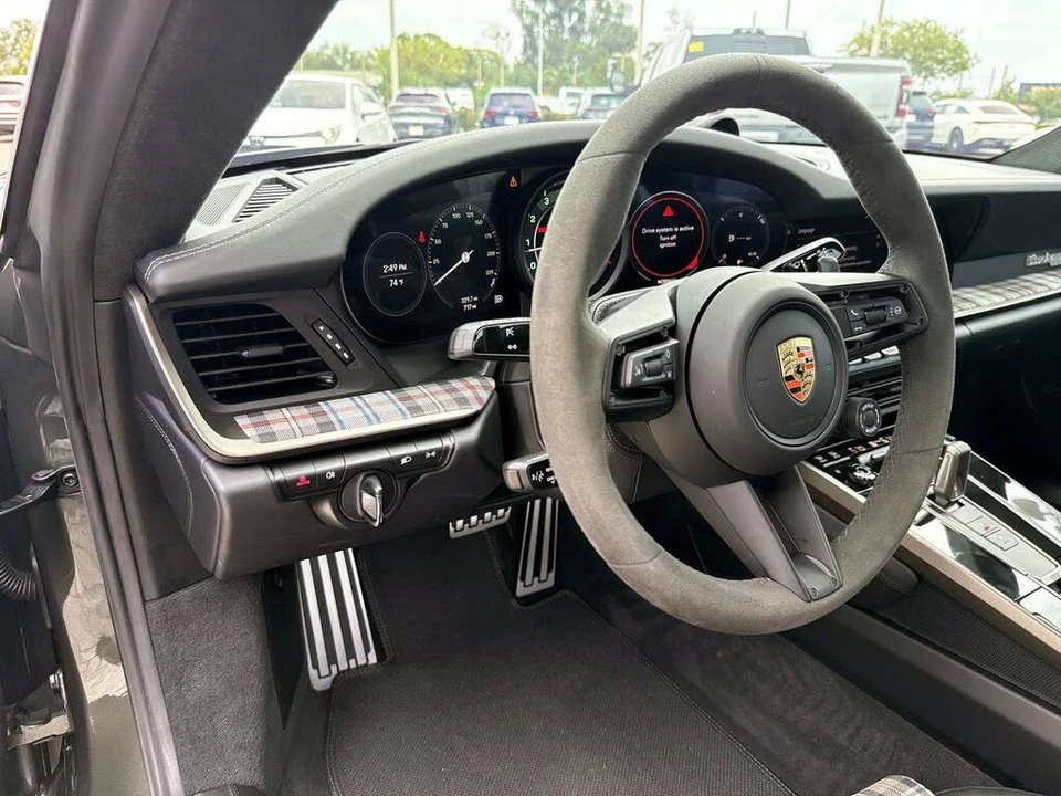 2025 Porsche 992 Turbo - Image 17 of 30