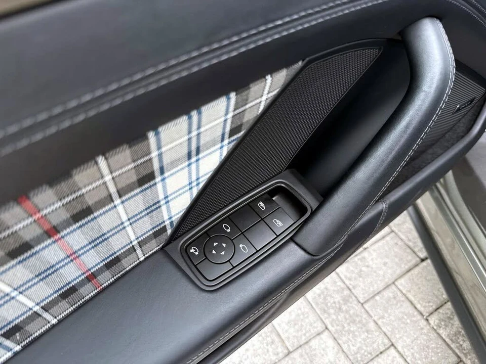 2025 Porsche 992 Turbo - Image 16 of 30