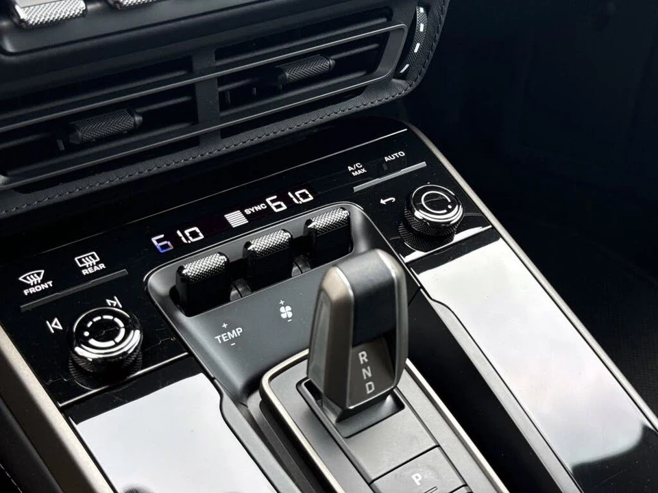 2025 Porsche 992 Turbo - Image 26 of 30