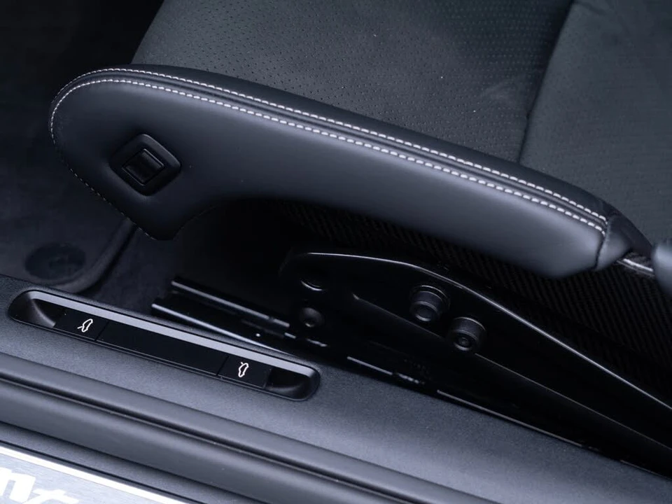 2025 Porsche 992 Turbo - Image 15 of 31