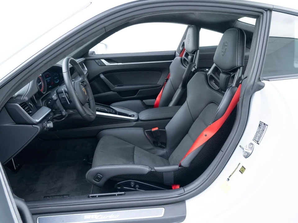 2025 Porsche 992 Turbo - Image 17 of 31
