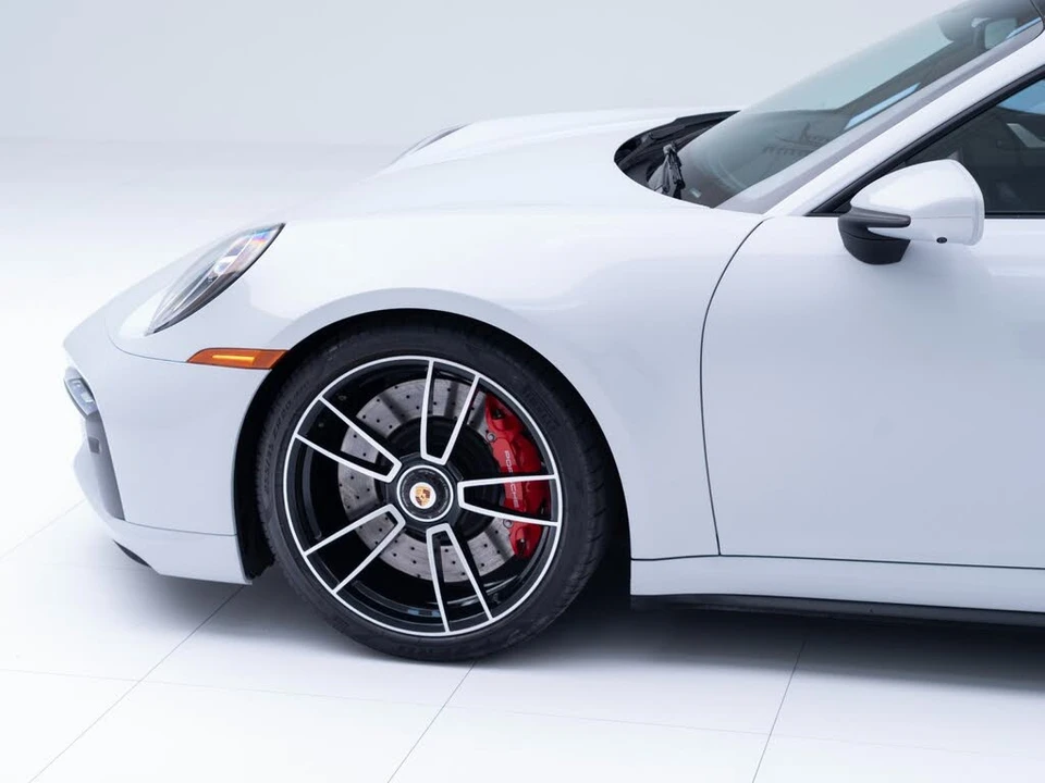 2025 Porsche 992 Turbo - Image 11 of 31