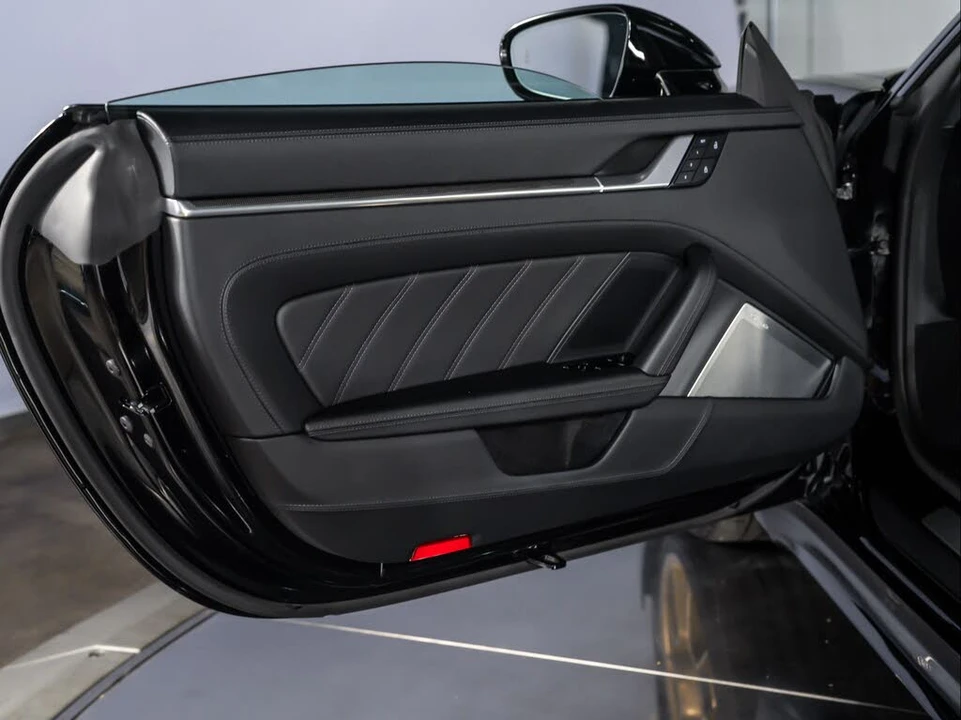 2025 Porsche 992 Turbo - Image 21 of 31