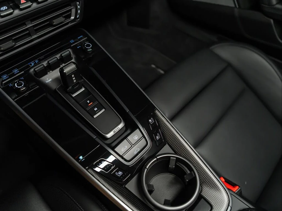 2025 Porsche 992 Turbo - Image 24 of 31