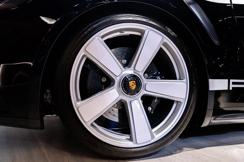 2025 Porsche 992 Turbo - Image 20 of 28