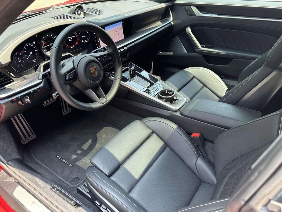 2025 Porsche 992 Turbo - Image 11 of 29