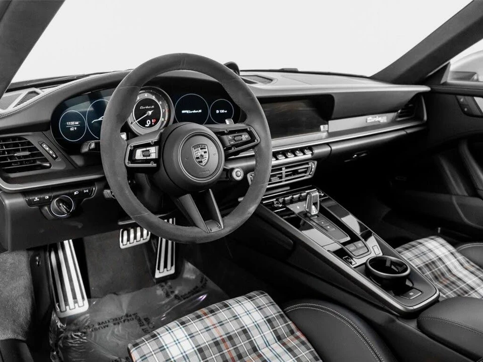 2025 Porsche 992 Turbo - Image 2 of 31