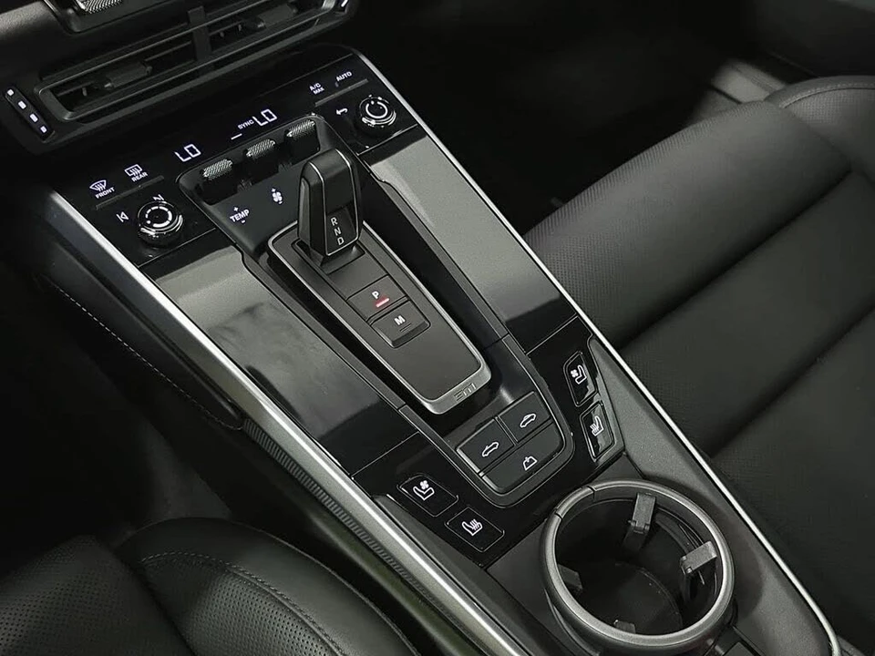 2025 Porsche 992 Turbo S - Image 20 of 31