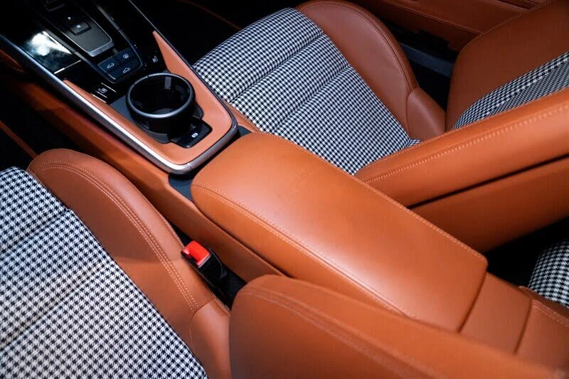 2025 Porsche 992 Turbo S - Image 19 of 31