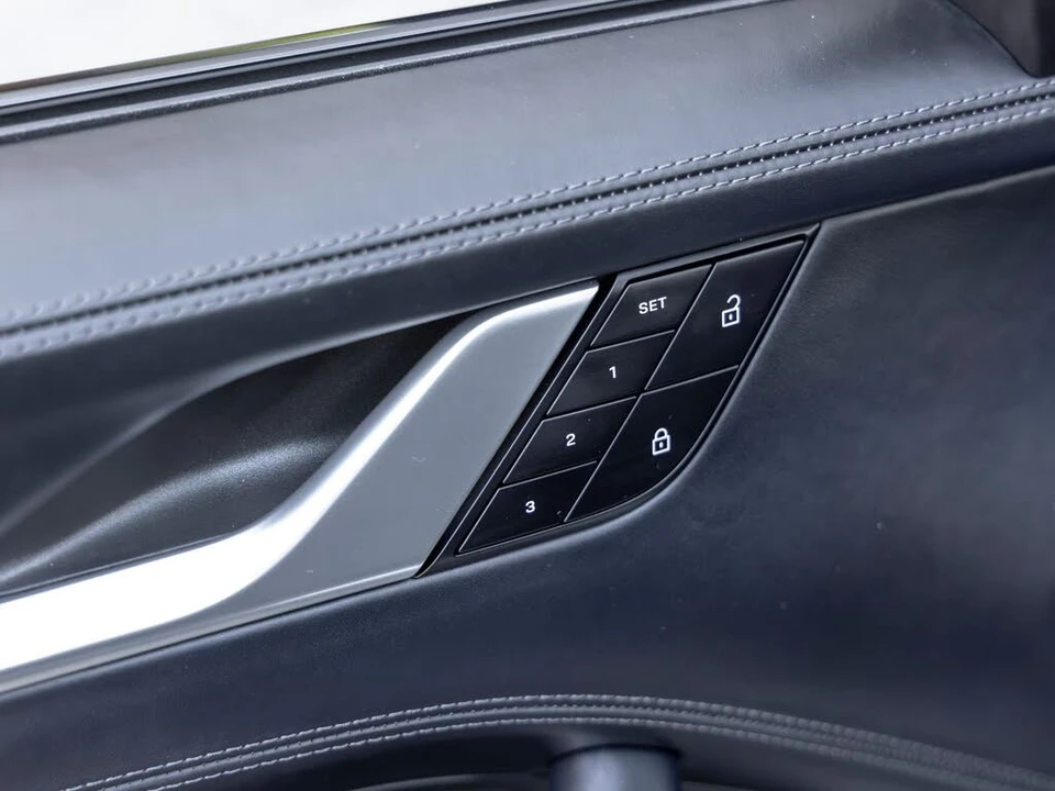 2025 Porsche 992 Turbo S - Image 23 of 31