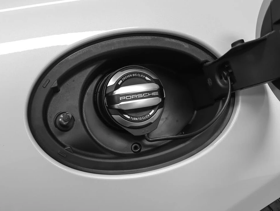 2025 Porsche 992 Turbo S - Image 19 of 31