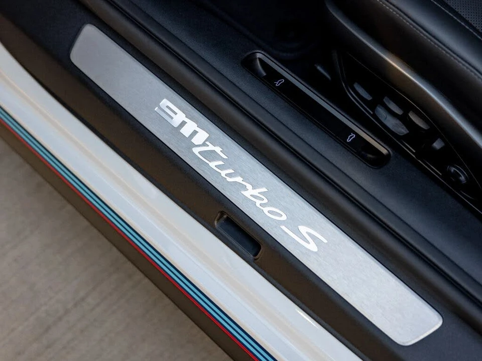 2025 Porsche 992 Turbo S - Image 19 of 31