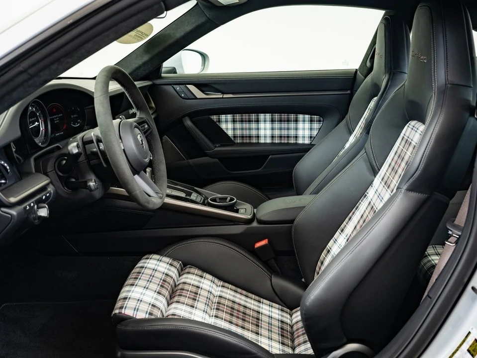 2025 Porsche 992 Turbo - Image 5 of 21