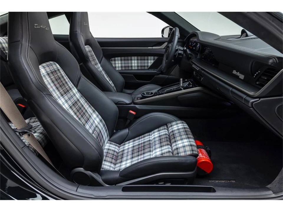 2025 Porsche 992 Turbo - Image 16 of 31