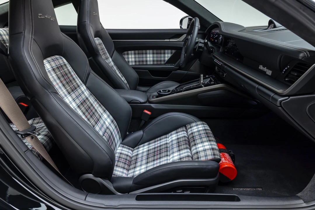 2025 Porsche 992 Turbo - Image 16 of 31