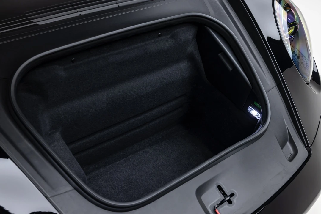 2025 Porsche 992 Turbo - Image 19 of 31