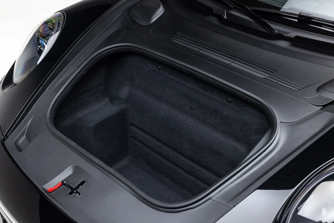 2025 Porsche 992 Turbo - Image 18 of 31
