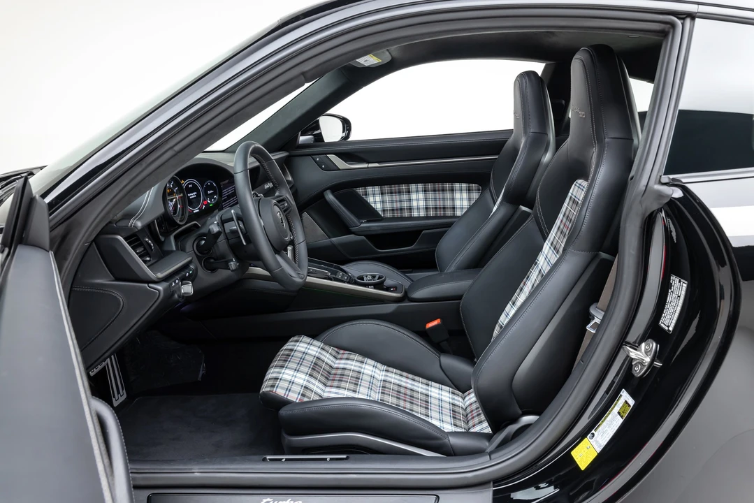 2025 Porsche 992 Turbo - Image 14 of 31