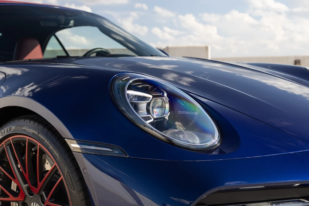 2025 Porsche 992 Turbo - Image 15 of 31