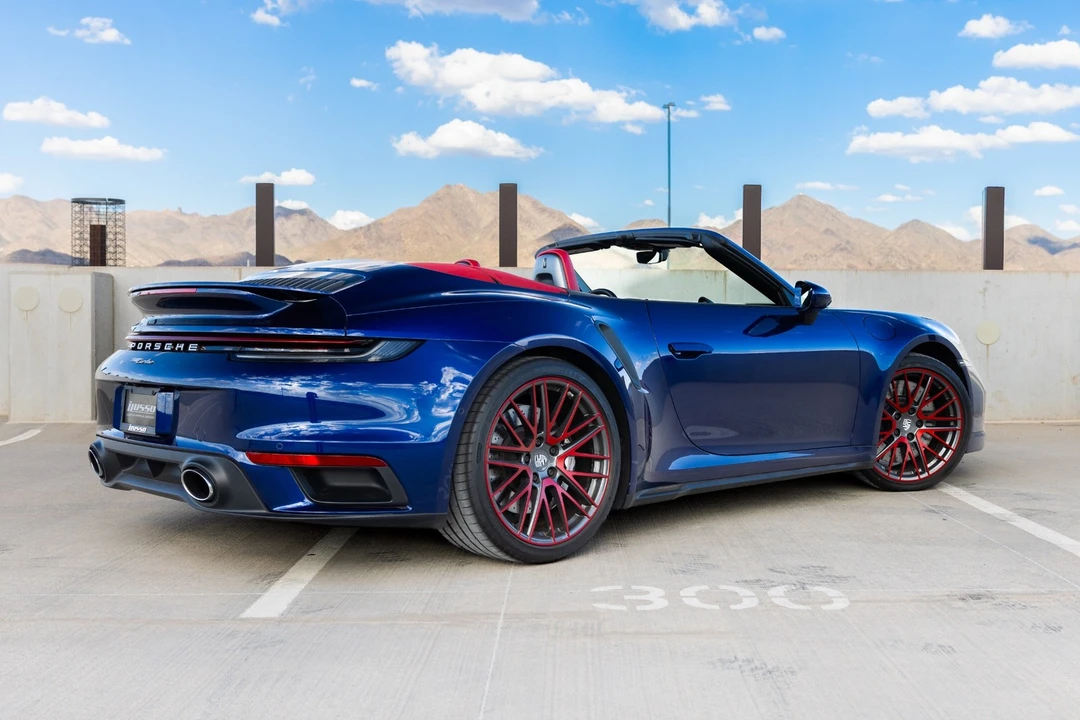 2025 Porsche 992 Turbo - Image 11 of 31