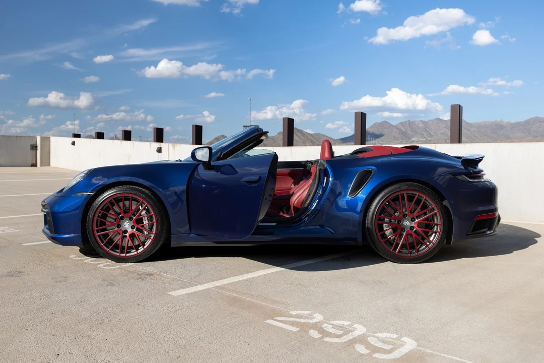 2025 Porsche 992 Turbo - Image 20 of 31