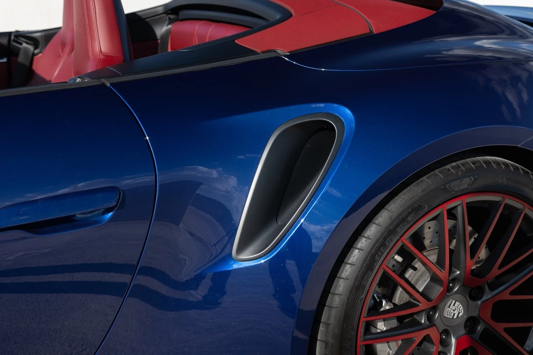 2025 Porsche 992 Turbo - Image 23 of 31