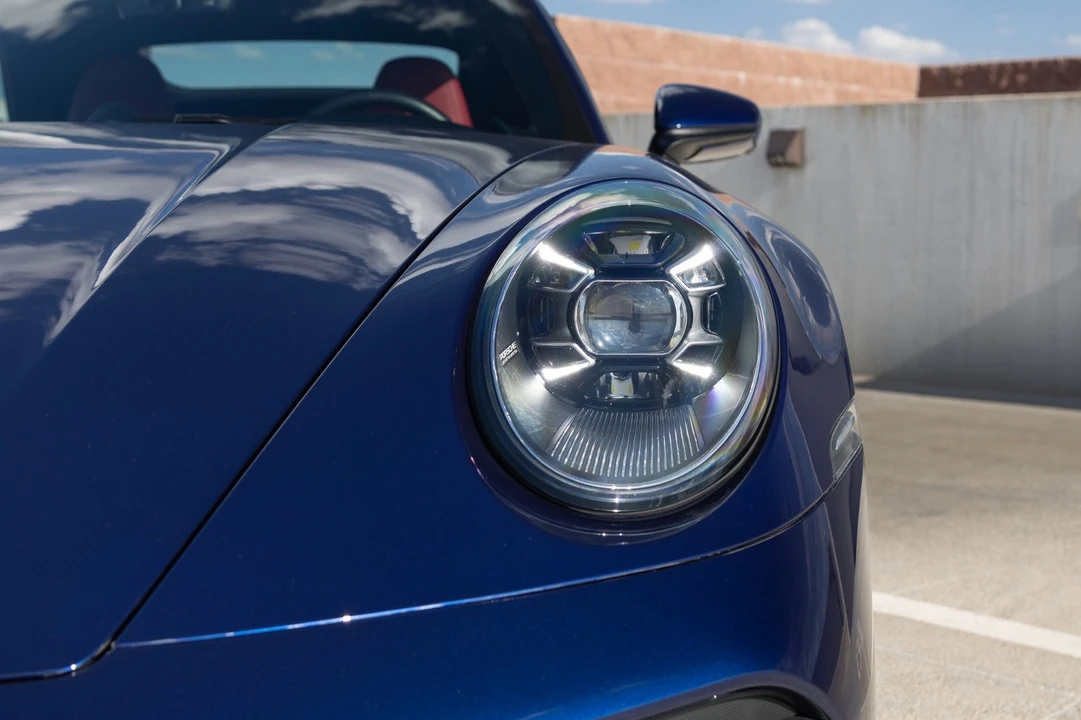 2025 Porsche 992 Turbo - Image 17 of 31