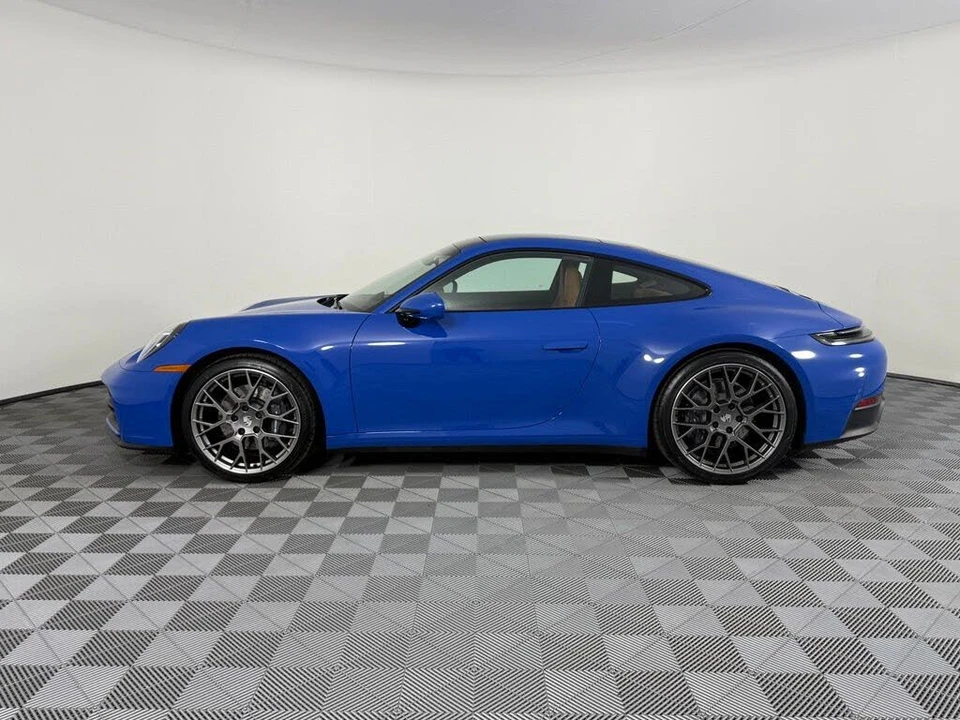 2025 Porsche 992 Carrera - Image 2 of 7