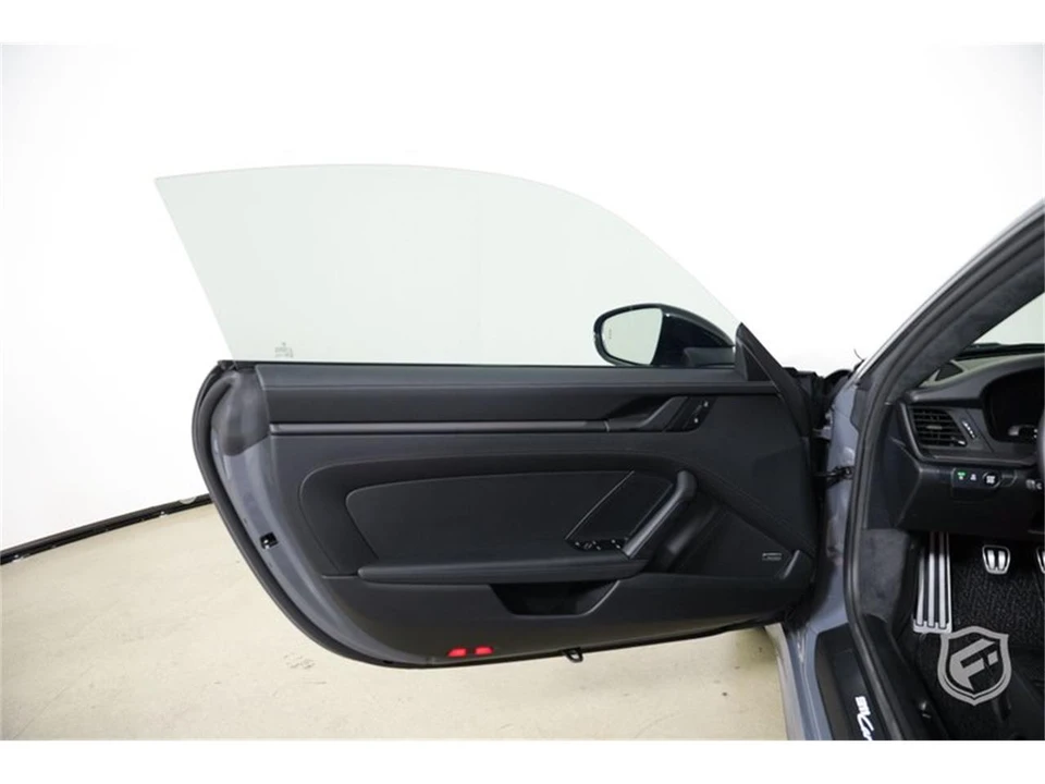 2025 Porsche 992 Carrera - Image 13 of 31