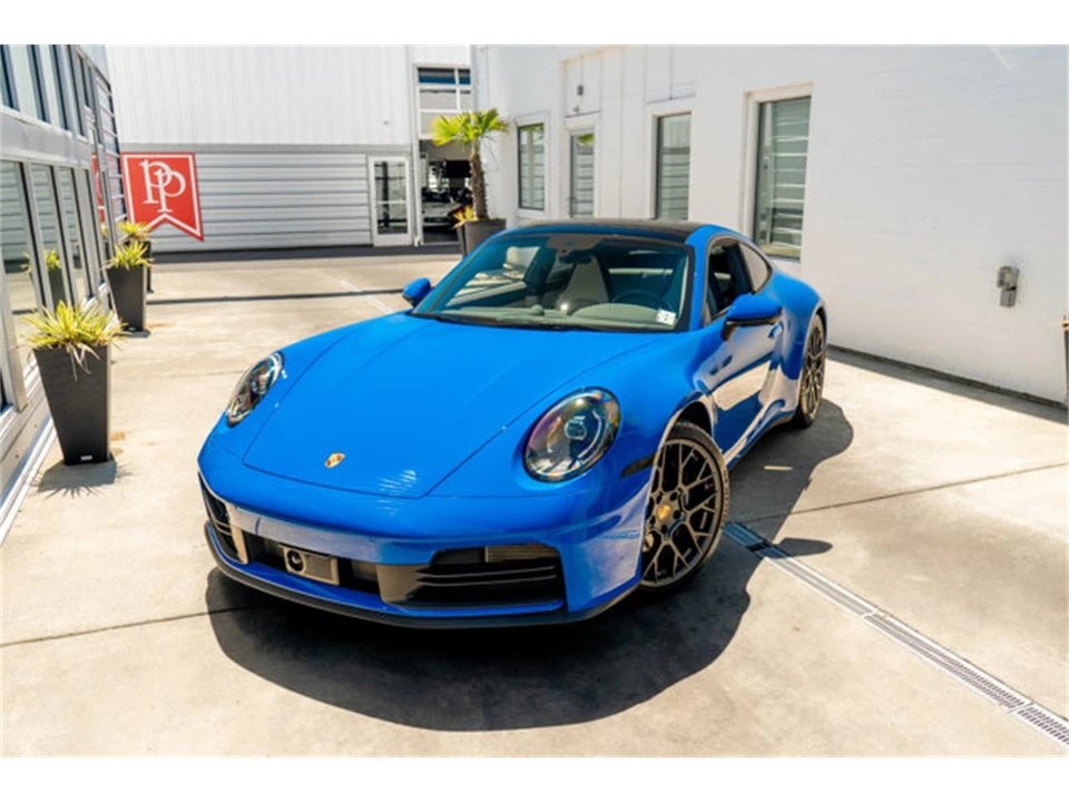 2025 Porsche 992 Carrera - Image 3 of 12