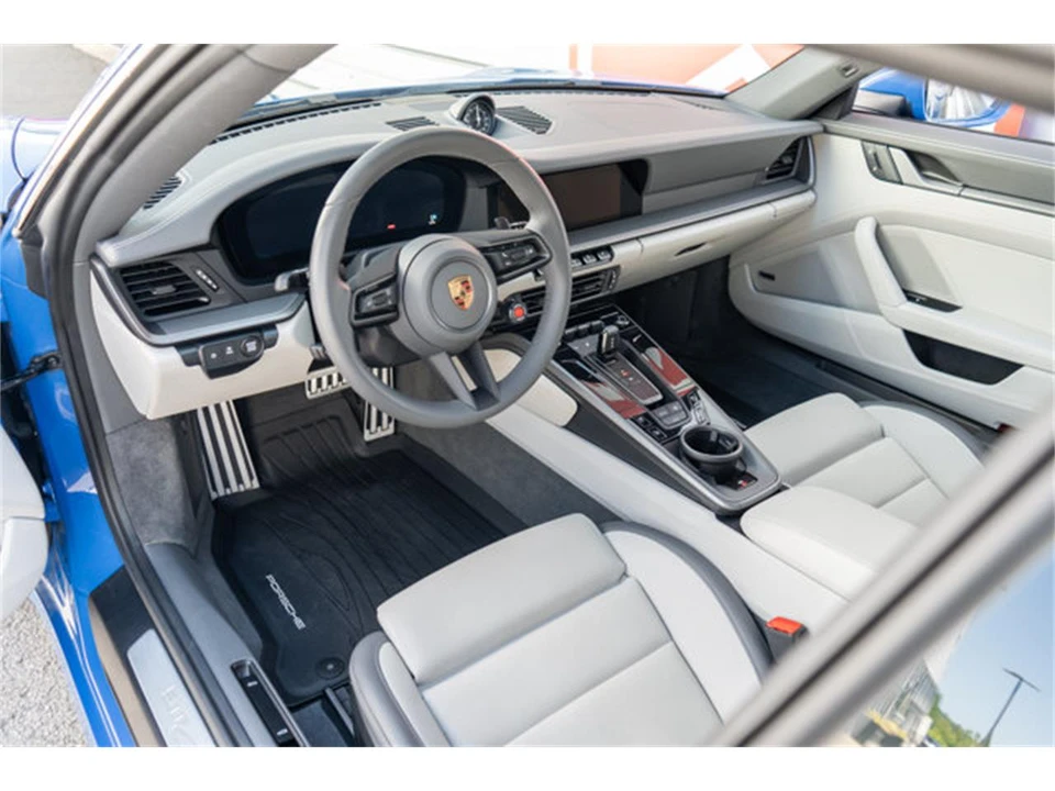 2025 Porsche 992 Carrera - Image 8 of 12