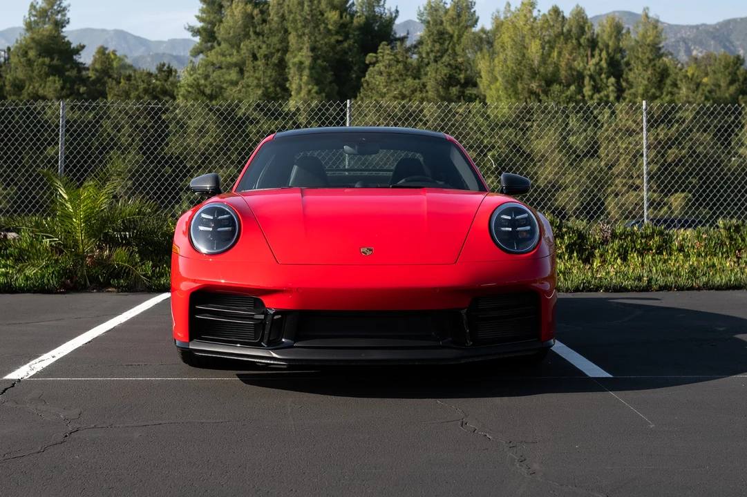 2025 Porsche 911 - Image 6 of 31