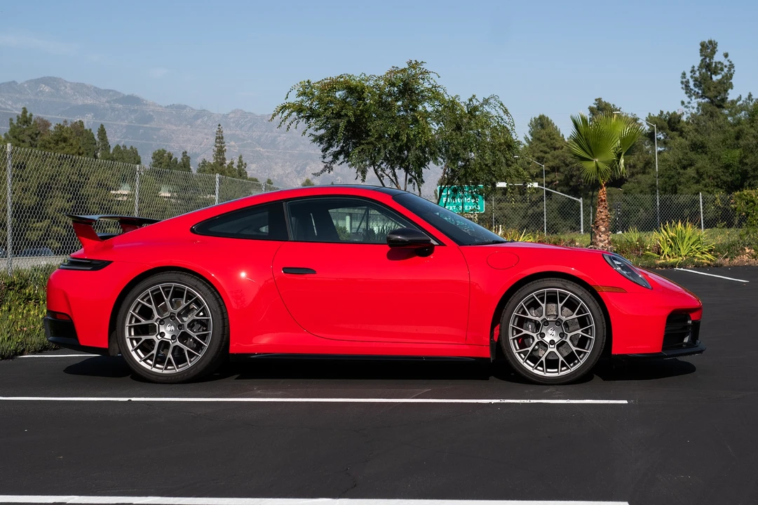 2025 Porsche 911 - Image 4 of 31