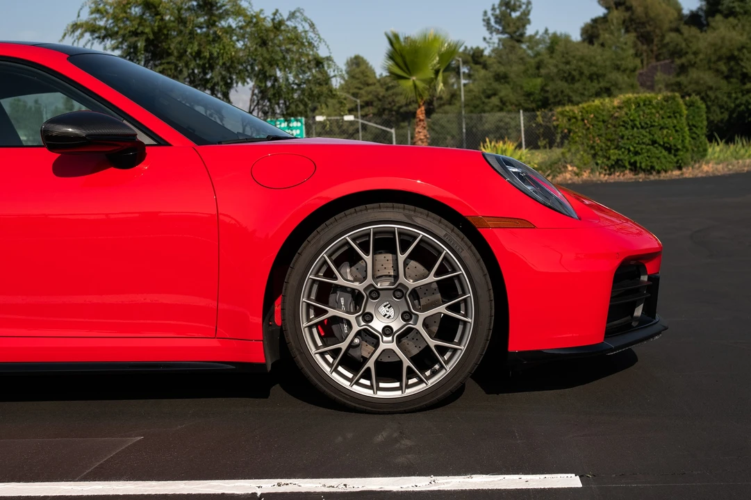 2025 Porsche 911 - Image 14 of 31