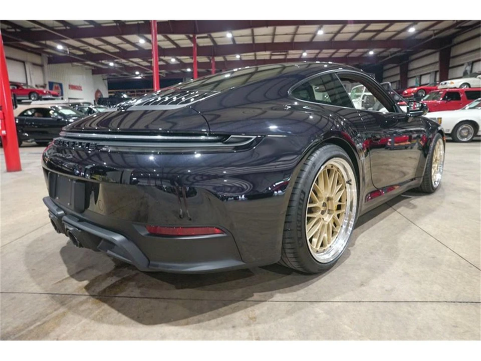 2025 Porsche 992 Carrera - Image 8 of 31
