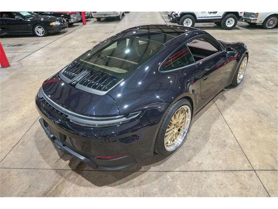 2025 Porsche 992 Carrera - Image 17 of 31