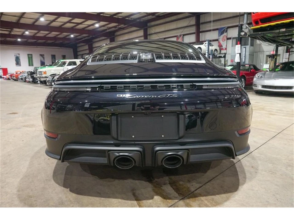 2025 Porsche 992 Carrera - Image 7 of 31